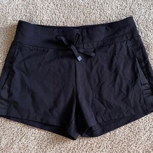 Athleta Women’s size Large pull-on shorts with elastic ribbon tie waist; Black